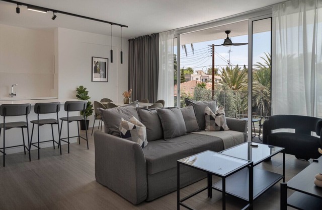 Phaedrus Living: Travertine Residences 102