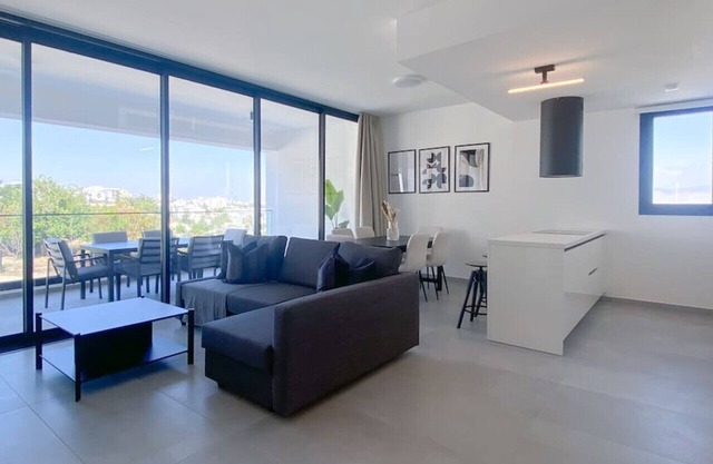 Phaedrus Living: White Hills Suites Panoramic View