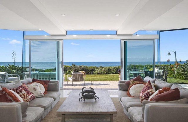 Philotimo - Absolute Beach Front at North Avoca