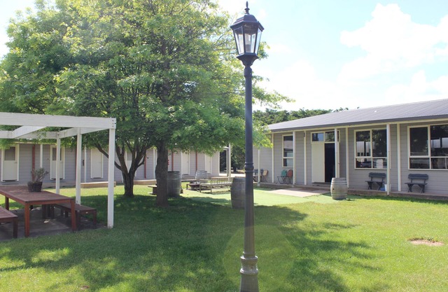 Phoenix Park Ballan - Group Accomodation, Festival venue, Retreat