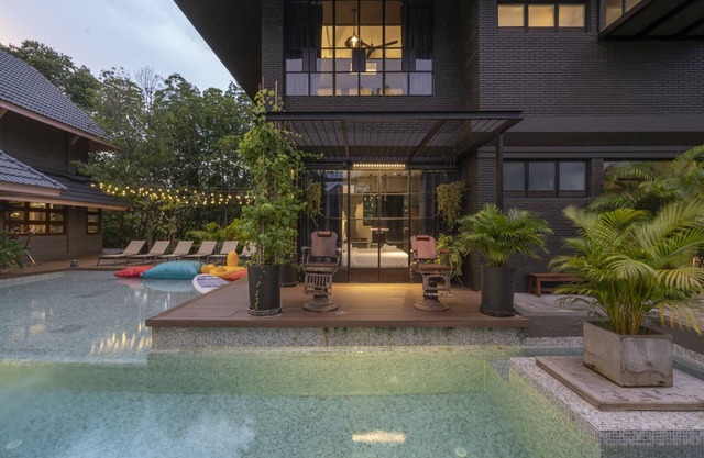 Phrip Phri Luxury Pool Villas