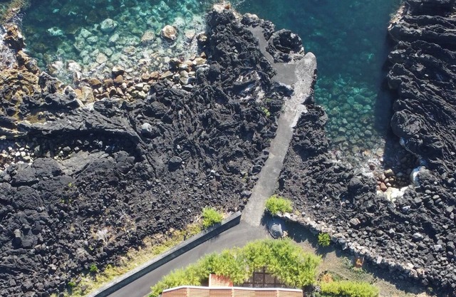 Pico Blue Ocean – Elegant Oceanfront Escape on Avenida do Mar