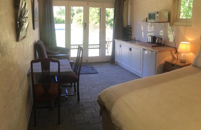 Pierrepoint Accommodation