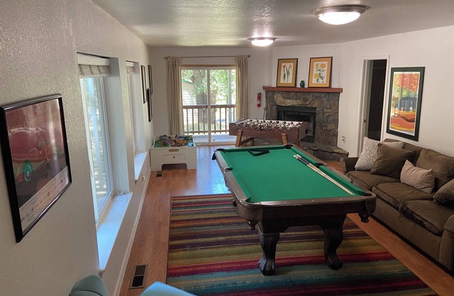 Pine Mountain Lake Retreat. Our Home Has It All. Family and pet friendly