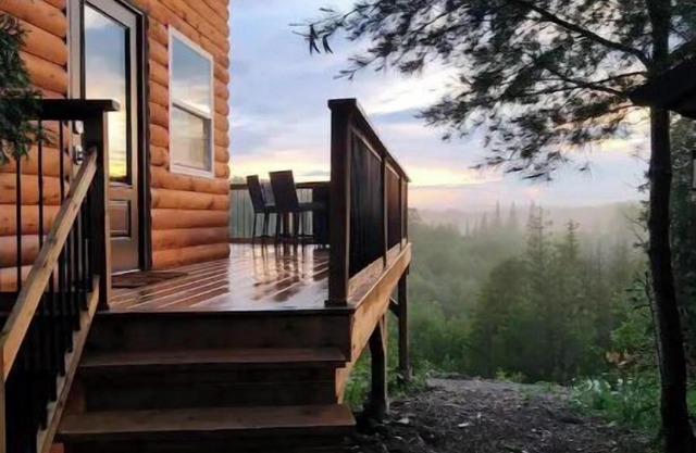 Pine Peak - Your Country Escape