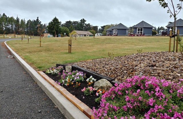 Pineacres Motel and Park