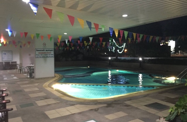 PinKhao Modern High Floor, 1 BR condo near Khaosan Road, royal temple