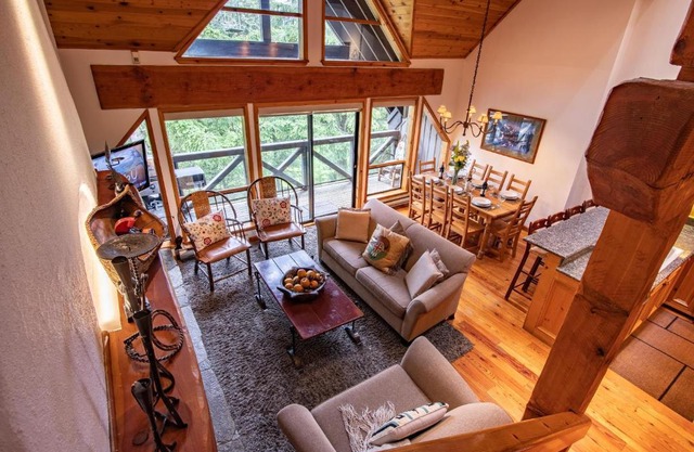 Pinnacle Ridge 37 - 10 Steps Away From The Ski Run, Private Hot Tub, Wood Fireplace