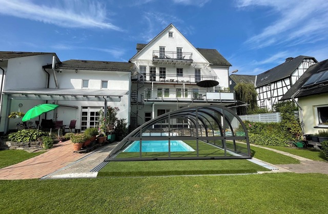 Pino24 Petit vacation apartment 34 sqm with pool, central location, for up to 4 people