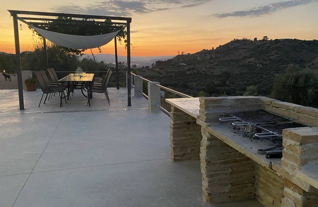 Pisticci -Matera. Rustic house with a magnificent view in olive grove