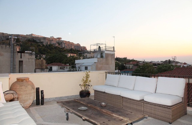 Plaka 2-storey Penthouse with Acropolis views. PL6