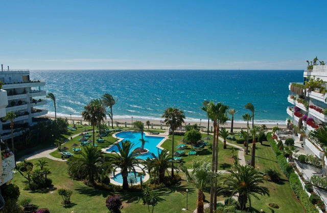 Playa Esmeralda - A beautiful beachfront apartment - holiday rental in Marbella - Puerto Banus