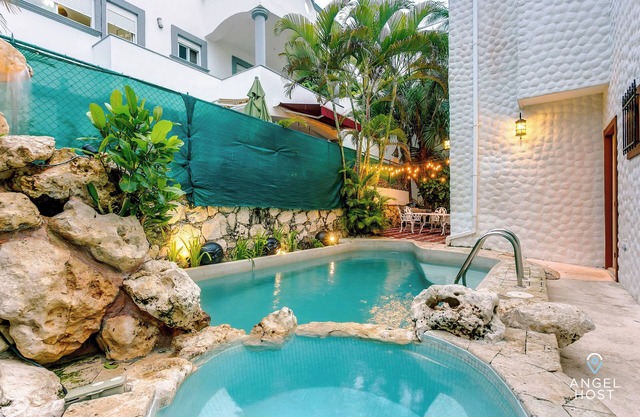 Playacar Exclusive Getaway, Steps to Beach, Pool