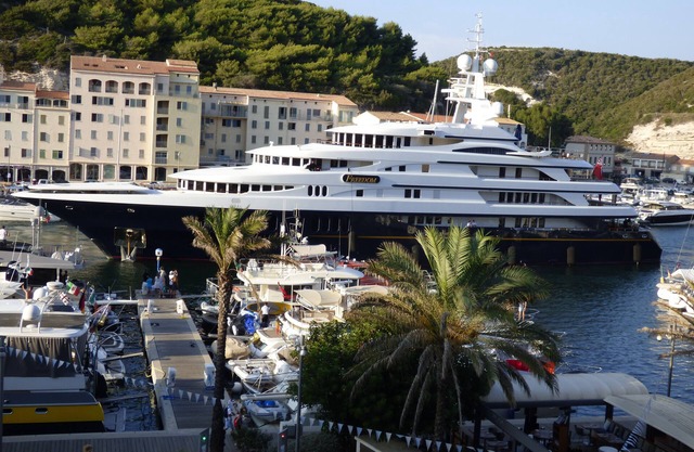 Pleasant apartment on the Bonifacio marina