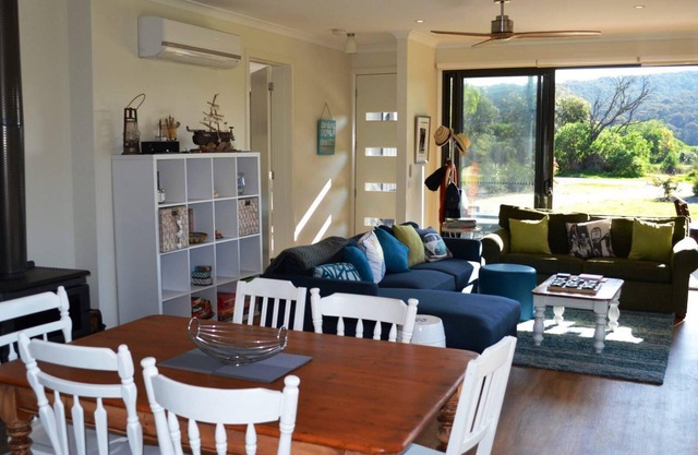 Pleasant Banks - On the banks of the river