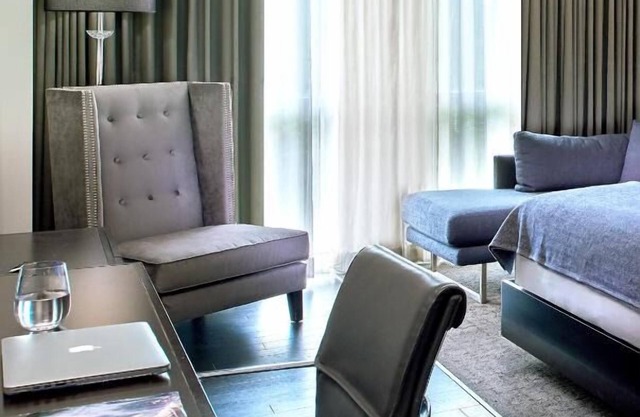 Pleasant Stay! 3 Comfortable Units, Pool, Pets Allowed, Near Fountain of Neptune