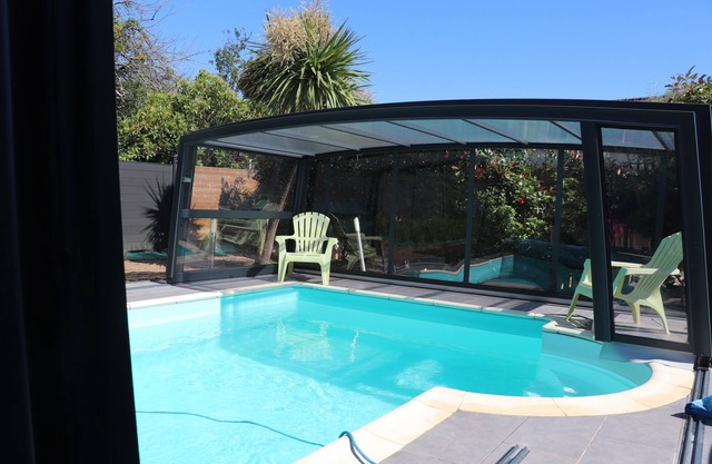 Plénitude Bretonne year-round heated indoor pool, Jacuzzi, massages