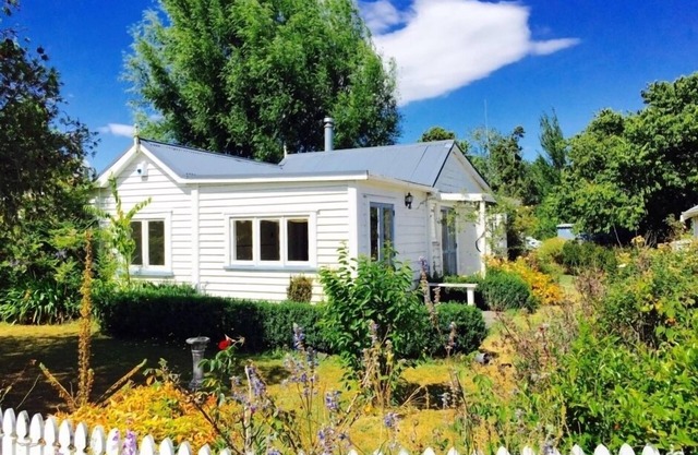 Ploughman's Cottage - Bay of Islands Getaway