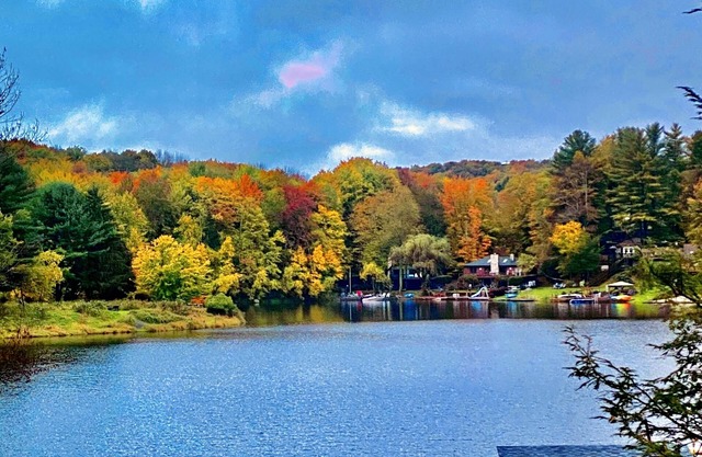 Pocono LAKEFRoNT House: Lake VibeZ - Dock, Watercraft, Ski & Tubing Access