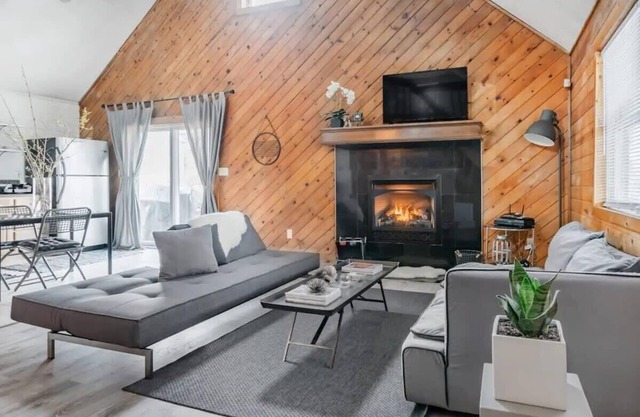 Pocono Modern & Rustic | Firepit | Hot Tub