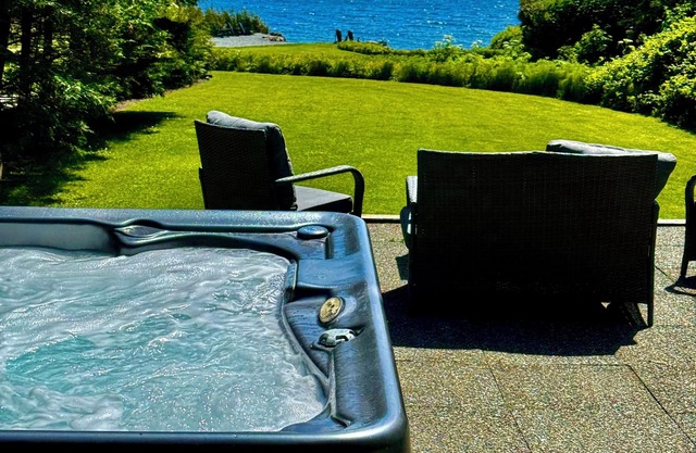 Points West Oceanfront Resort 2 Bed Ocean Point Suite