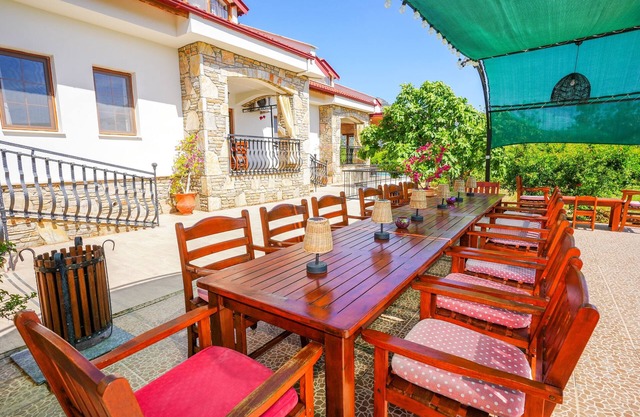 Pomegranate Garden Villas. Three villas, 12 - 21 guests. Two swimming pools. n