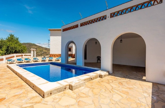 Poniente Almáchar by Ruralidays