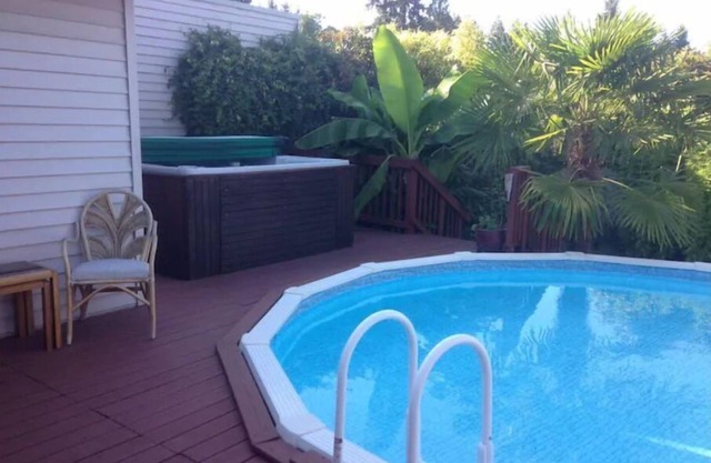 Pool and Hot Tub House West Linn, OR