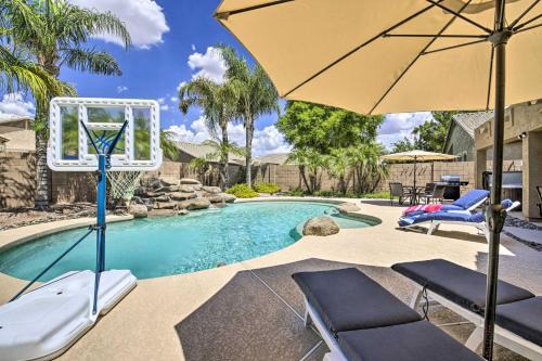 Pool, Hot Tub and Patio Mesa Oasis Desert Getaway