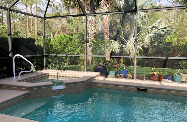 Pool/Spa Resort House Retreat