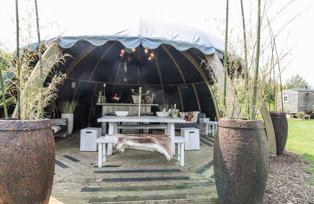 Poppie's Shepherds Hut at Shepherds Lodge