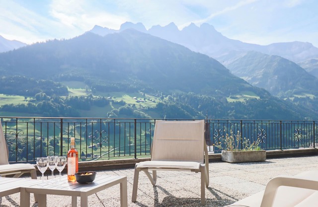 Portes du Soleil/Val-d'Illiez - 4-bedroom chalet with SPA