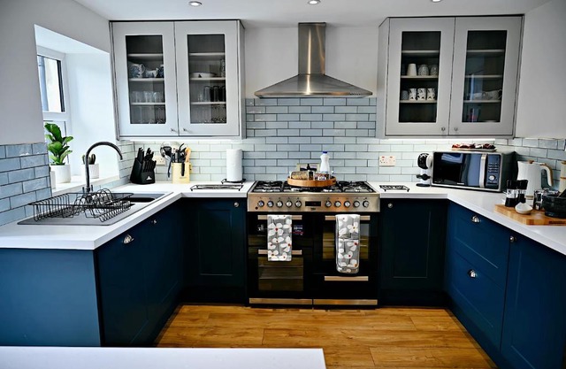 Porthmadog, Sleeps 11, 5 Bedrooms, 5 Bathrooms, Mountain Views