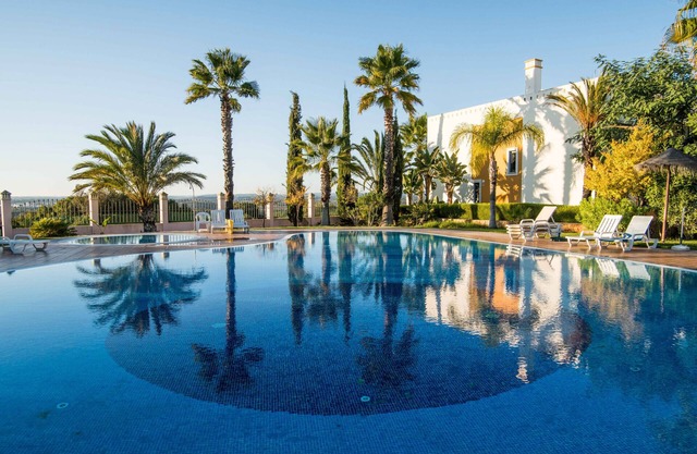 PORTIMÃO ELEGANT HOUSE WITH POOL by HOMING