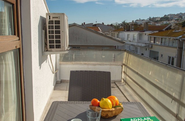 poseidon kınalıada pansiyon