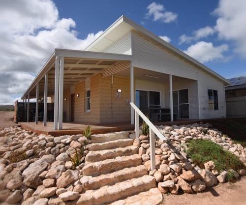 Poseidon's Oasis - Entire Home - Moonta Bay