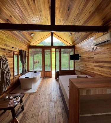 Pousada e fazenda mato verde