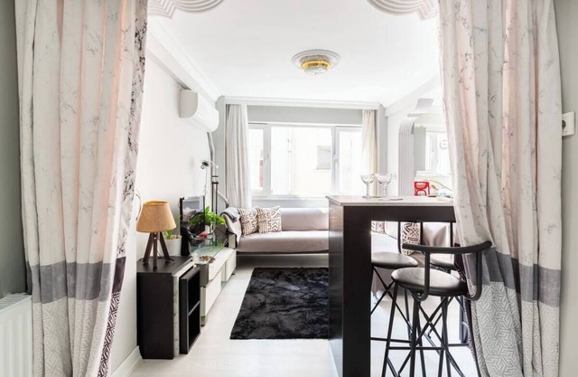 Practical and Cozy Flat Near Taksim İstiklal