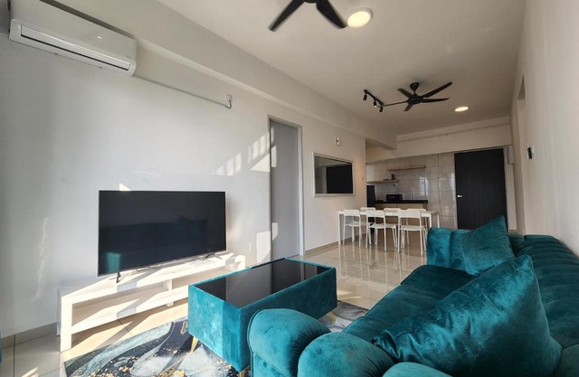 Praicon Executive Suite