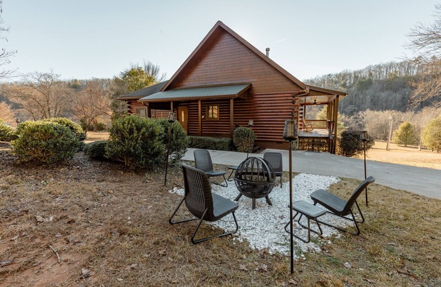Prairie Mountain | Oasis Getaway- Adventure Awaits