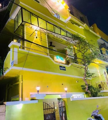 Pravuprasad guesthouse budget room near railway station