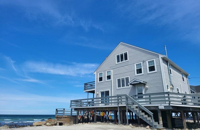 Premier Oceanfront house, steps to the beach!