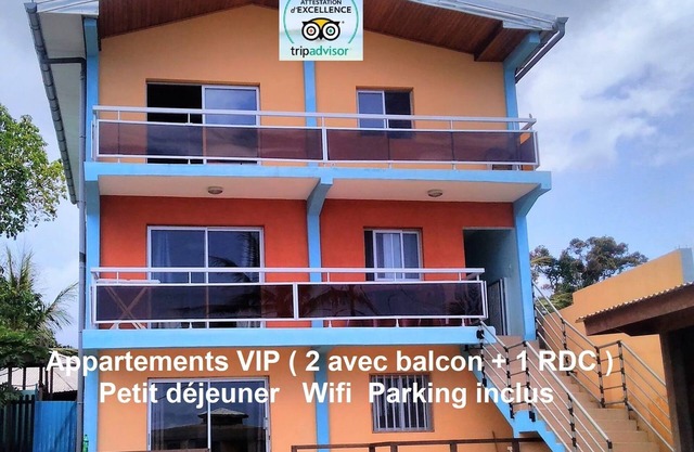 Premium 2 Bedroom Apartment (4) Bathroom and showe