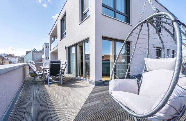 Premium Apartment 'Ernst' 150m², 3 bedrooms, central location, balcony