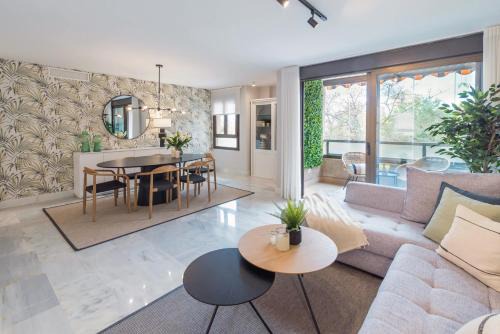 Premium Apartment & free parking by ELE Apartments