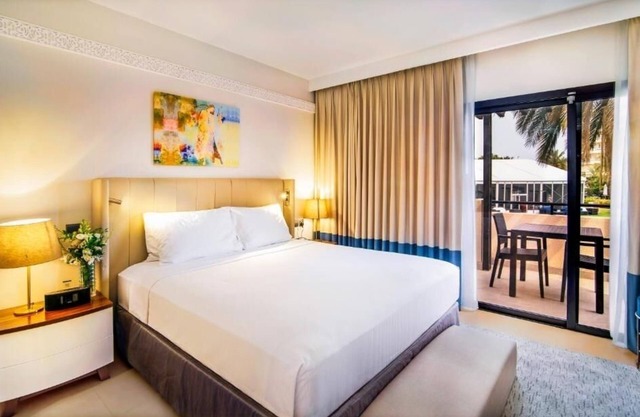 Premium Room Balcony Near Al Sarouj Roundabout