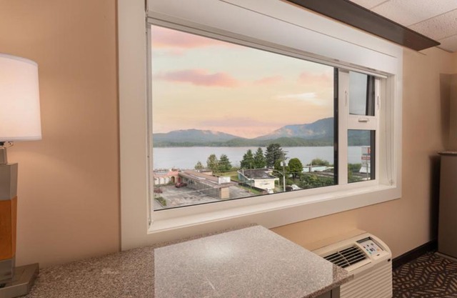 Prestige Oceanview Hotel Prince Rupert