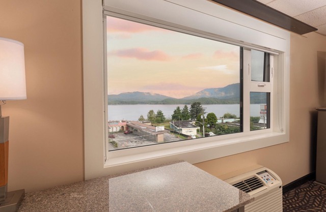 Prestige Oceanview Hotel Prince Rupert