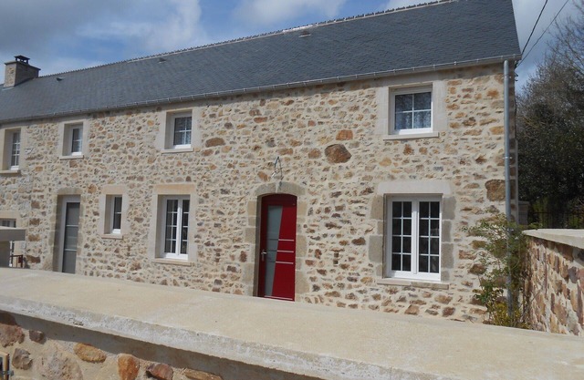 Pretty stone house with large flowery grounds, open and green view