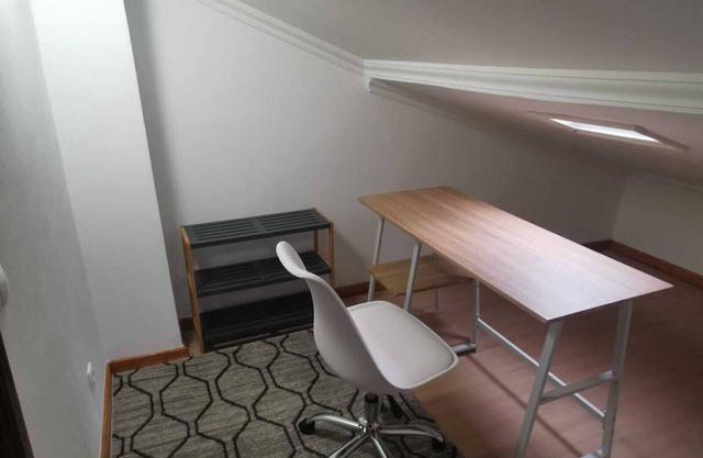 Pretty town house located next to the medieval town of Penela and its castle.